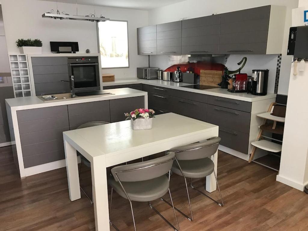 Exclusive Fewo In Warnemuende, 150M To The Beach, 2 Bathrooms, 2 Bedrooms, Sauna, Wifi And Much More. Росток Екстериор снимка