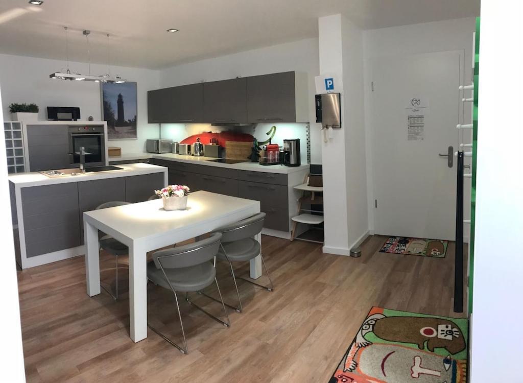 Exclusive Fewo In Warnemuende, 150M To The Beach, 2 Bathrooms, 2 Bedrooms, Sauna, Wifi And Much More. Росток Екстериор снимка